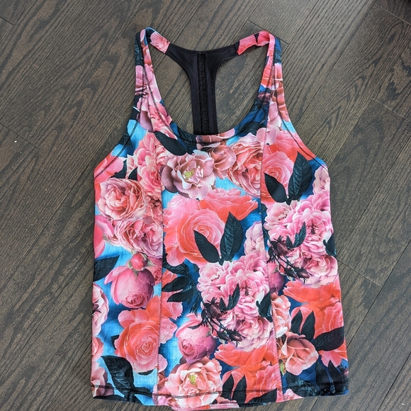 Lululemon Lightened Up Singlet - Picture 5 of 8